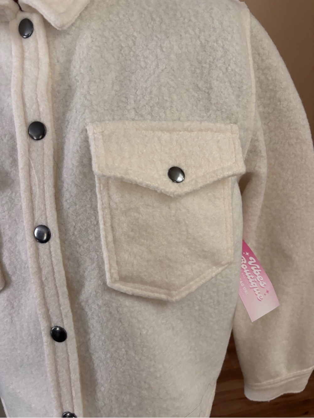 Love Tree Women Off-White Fleece Oversized Button-Up Shacket SZ M NWT. - Picture 2 of 8